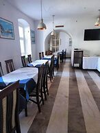 Omir Bed & Breakfast