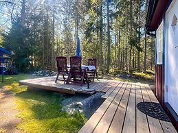 6 Person Holiday Home in Bredaryd