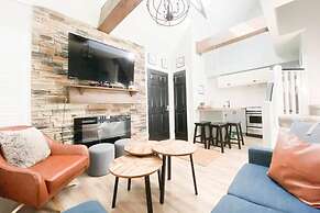 Rustic Loft at Blue