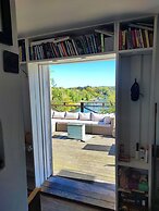 Sea-view Cottage High up in the Trees