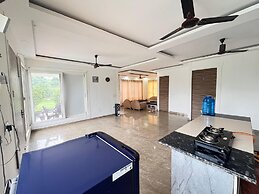 GoBravo 16 3BHK Farm with Pool & Lawn Sec150 Noida