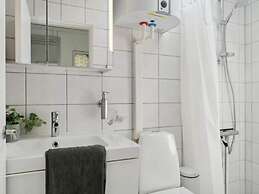 6 Person Holiday Home in Dronningmolle