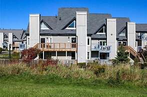 Blue Mountain at your Door Step