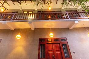 Mich's Surf Villa & Hostel