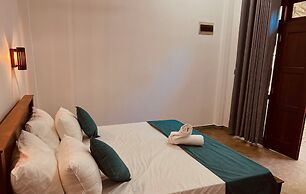 Mich's Surf Villa & Hostel