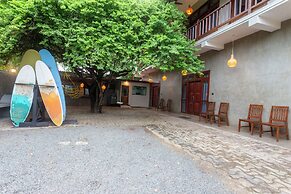 Mich's Surf Villa & Hostel