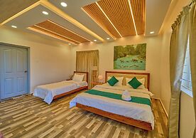 Vihani's Western Clouds by VOYE HOMES