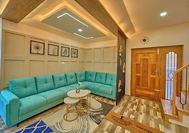 Vihani's Western Clouds by VOYE HOMES
