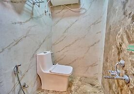 Vihani's Western Clouds by VOYE HOMES