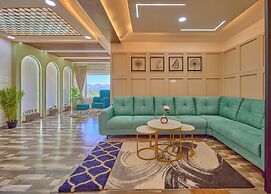 Vihani's Western Clouds by VOYE HOMES