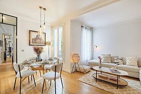 Superb Apartment Invalides Eiffel Tower
