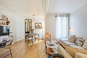 Superb Apartment Invalides Eiffel Tower