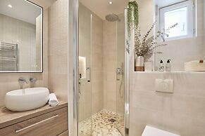 Superb Apartment Invalides Eiffel Tower