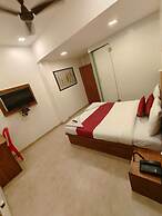 hotel beach crown juhu