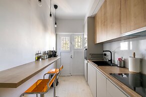 Zeus 2-Bedroom Apt with Acropolis View