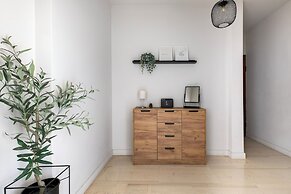 Zeus 2-Bedroom Apt with Acropolis View