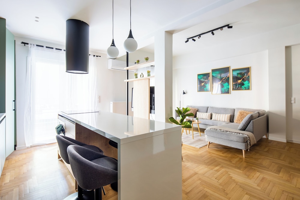Mystique 2-Bedroom Apartment in Athens