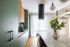 Mystique 2-Bedroom Apartment in Athens