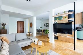 Mystique 2-Bedroom Apartment in Athens