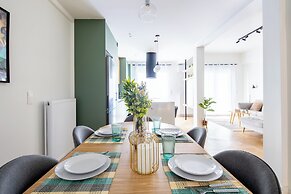 Mystique 2-Bedroom Apartment in Athens