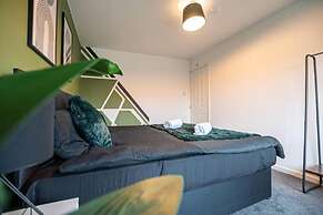 Durham Delightful 5-bed House Retreat