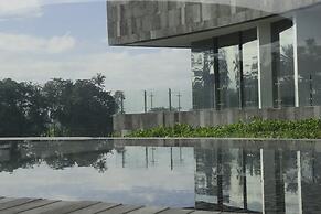 Bumi Kinar Skylight