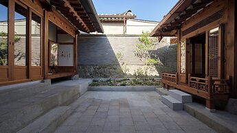 Nostalgia Hanok Hotel