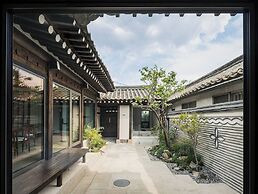 Nostalgia Hanok Hotel