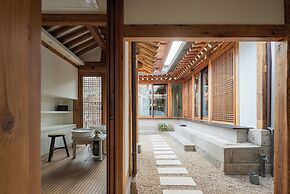 Nostalgia Hanok Hotel