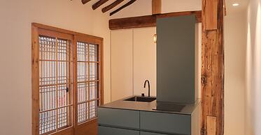 Nostalgia Hanok Hotel