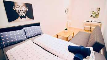Cozy 5BR Apt 10min Walk to Augarten
