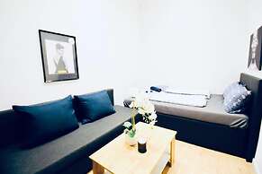 Cozy 5BR Apt 10min Walk to Augarten