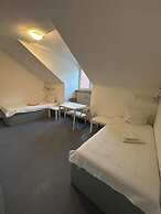 2-Rent Group Hostel Apartments SEN14