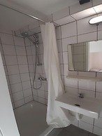 2-Rent Group Hostel Apartments SEN14