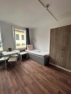 2-Rent Group Hostel Apartments SEN14