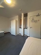 2-Rent Group Hostel Apartments SEN14