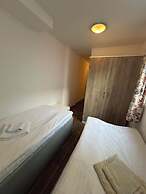 2-Rent Group Hostel Apartments SEN14