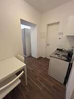 2-Rent Group Hostel Apartments SEN14