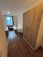 2-Rent Group Hostel Apartments SEN14