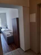 2-Rent Group Hostel Apartments SEN14