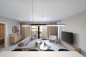 LIV - Deluxe 2BD Apartment in Athens