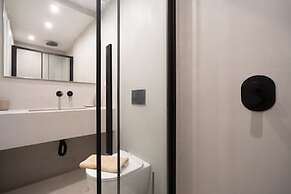 LIV - Deluxe 2BD Apartment in Athens