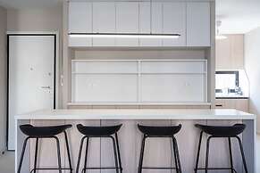 LIV - Deluxe 2BD Apartment in Athens