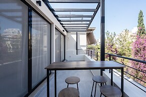LIV - Deluxe 2BD Apartment in Athens
