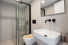 LIV - Deluxe 2BD Apartment in Athens