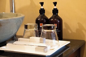 Isann Suites