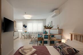 Desamani 975 Apartments