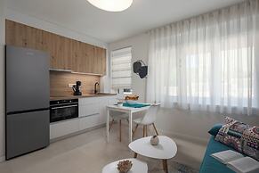 Desamani 975 Apartments