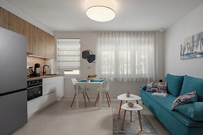 Desamani 975 Apartments