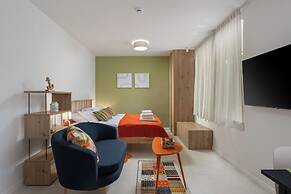 Desamani 975 Apartments